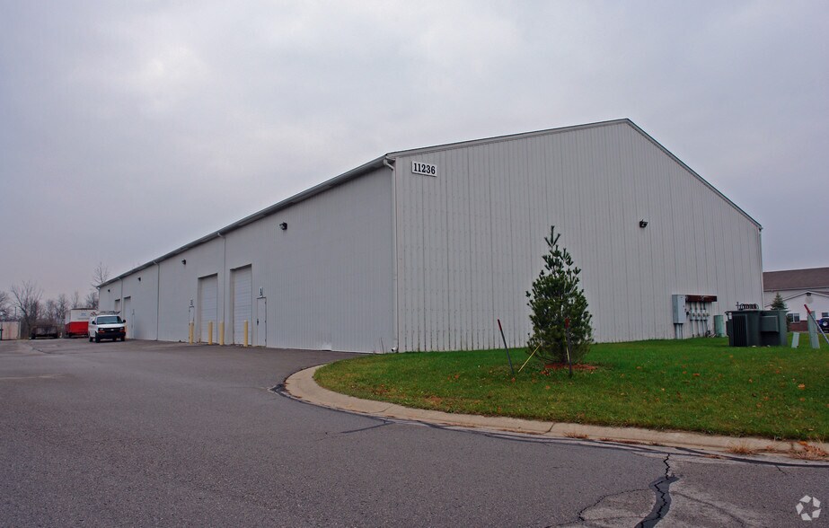 More Photos Of 11236 Lemen Rd, Whitmore Lake Warehouse For Lease