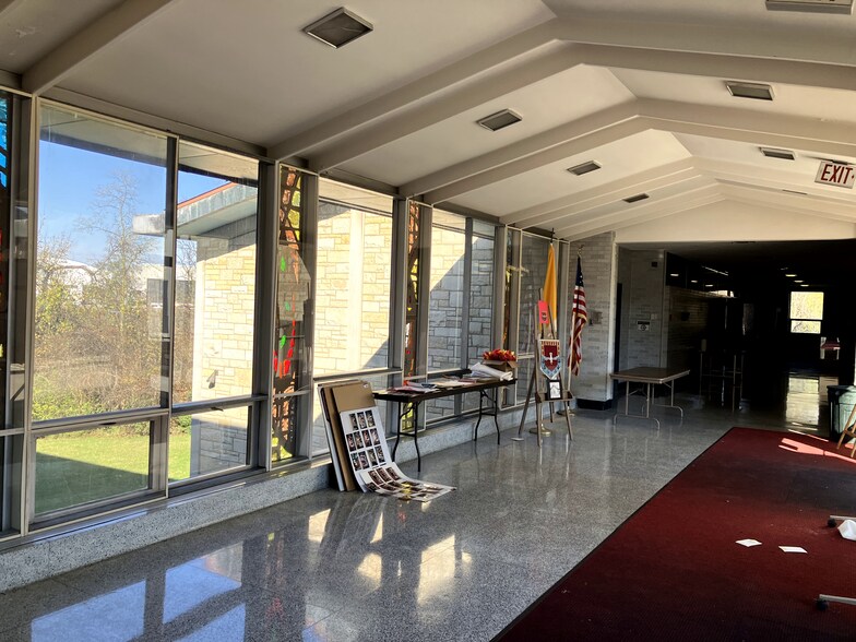 More Photos Of 2603 Old Elizabeth Rd, West Mifflin Specialty For Sale