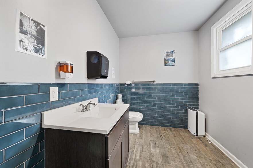 More Photos Of 993-995 Broadway, Bayonne Storefront Retail Residential For Sale