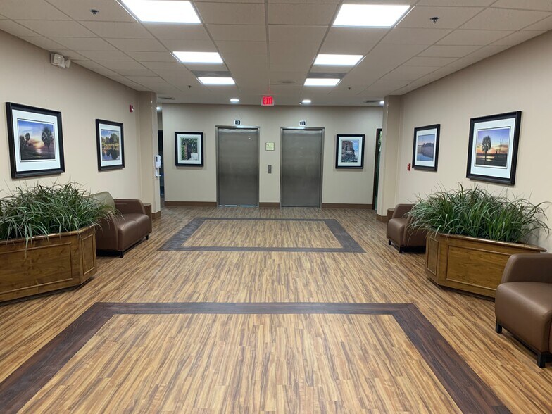 More Photos Of 25 Hospital Center Blvd, Hilton Head Medical For Lease
