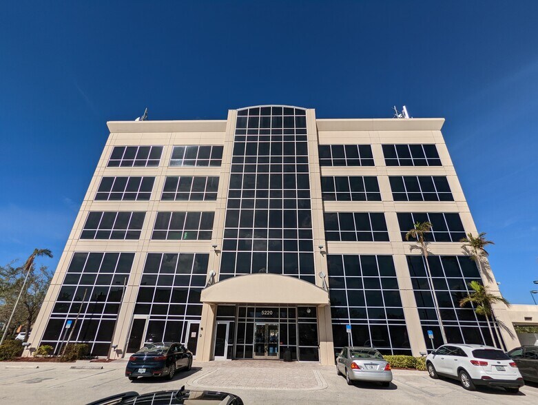 More Photos Of 5220 Summerlin Commons Blvd, Fort Myers Office For Lease