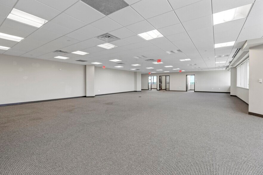 More Photos Of 1600 N Redbud Blvd, McKinney Office For Sale