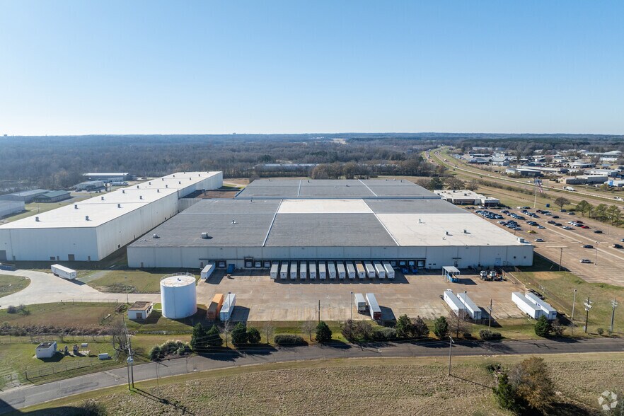 More Photos Of 501 Denim Way, Canton Distribution For Sale