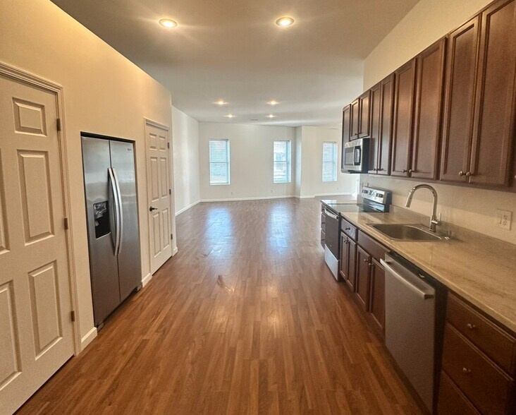 More Photos Of 640 Russell St, Covington Storefront Retail Office For Sale