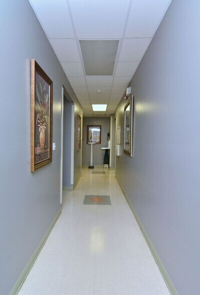 More Photos Of 803 N Jackson St, Albany Office For Lease