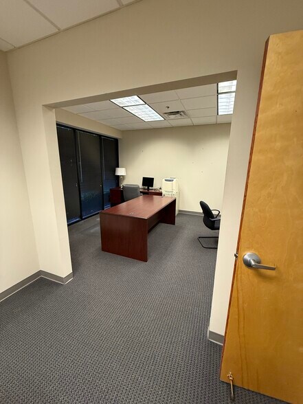 More Photos Of 1880 W Oak Pky, Marietta Loft Creative Space For Lease