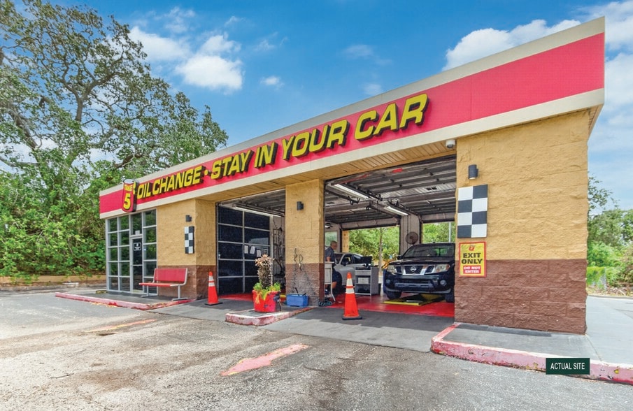More Photos Of 1008 E Tarpon Ave, Tarpon Springs Auto Repair For Sale