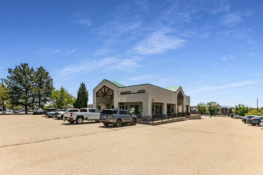 More Photos Of 562 S State St, Clearfield Auto Dealership For Sale