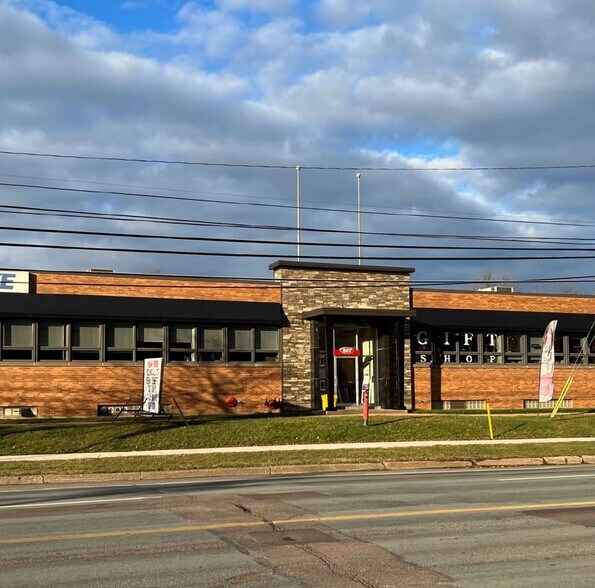More Photos Of 607 St. George Blvd, Moncton Office For Sale