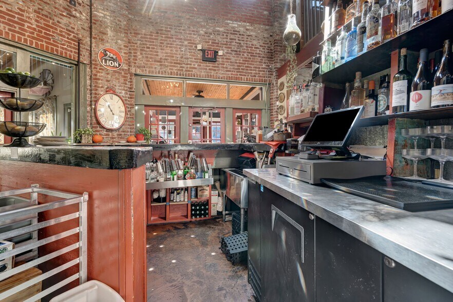 More Photos Of 1017 Woodland St, Nashville Freestanding For Sale