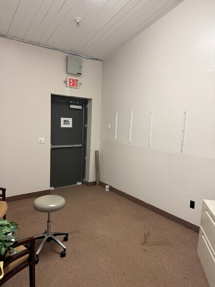More Photos Of 127 S Main St, Mount Clemens Flex For Lease