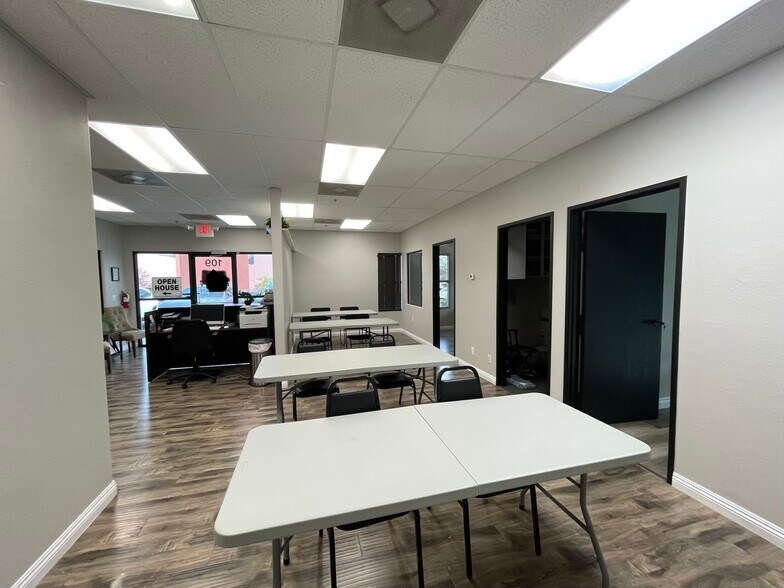 More Photos Of 215 E Warm Springs Rd, Las Vegas Office For Lease