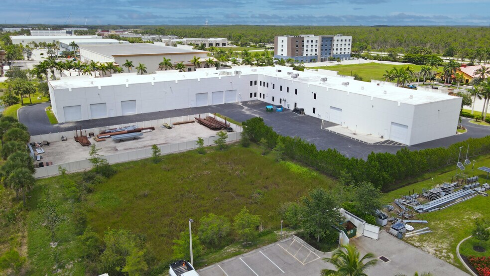 More Photos Of 14580 Global Pkwy, Fort Myers Distribution For Lease