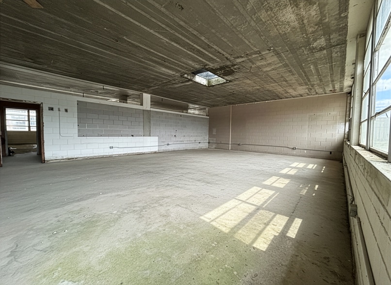 More Photos Of 5545 Stonewall Tell Rd, College Park Schools For Sale