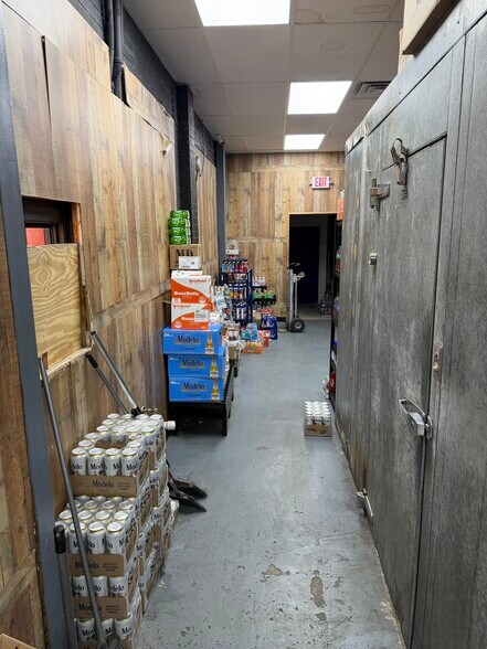 More Photos Of 1515 S Mobberly Ave, Longview Service Station For Sale