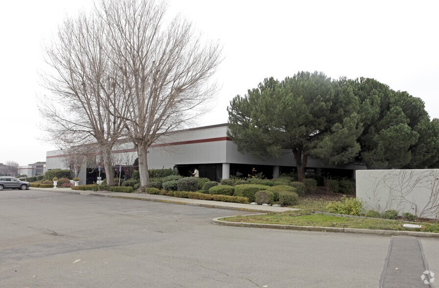 More Photos Of 21325-21349 Cabot Blvd, Hayward Research And Development For Lease