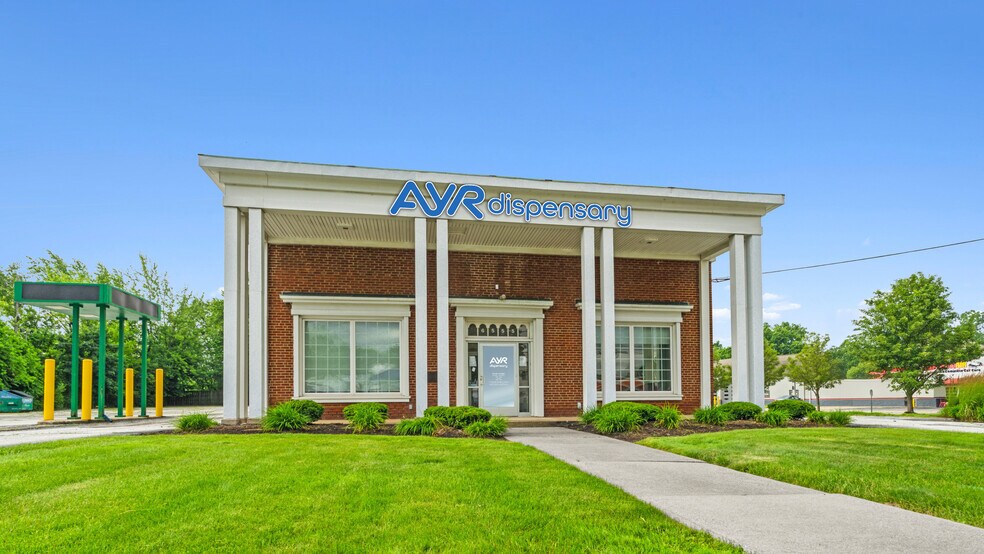 Primary Photo Of 6555 Pearl Rd, Parma Heights Storefront For Sale