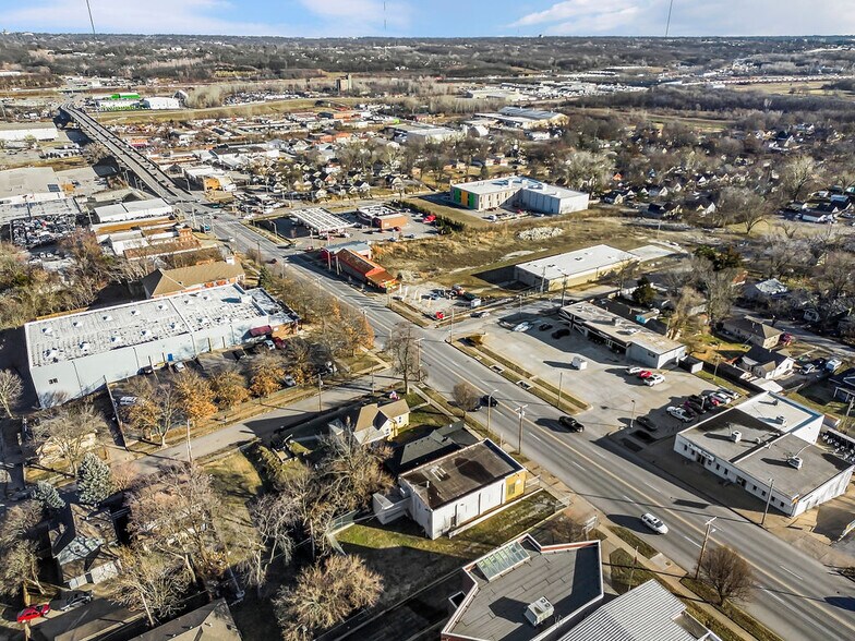 More Photos Of 6632 E Truman Rd, Kansas City General Retail For Sale