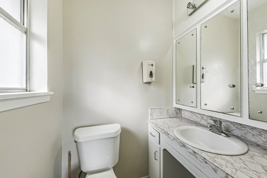 More Photos Of 1270 CR 2293, Cleveland Assisted Living For Sale