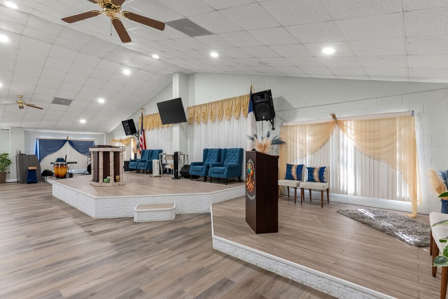 More Photos Of 201 W University Ave, Orange City Religious Facility For Sale