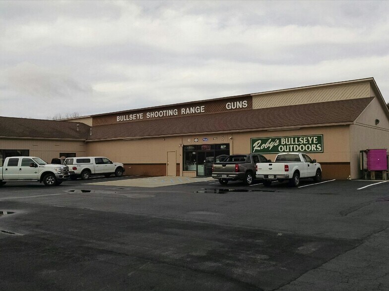 More Photos Of 148 Creekside Dr, Kokomo Storefront For Lease