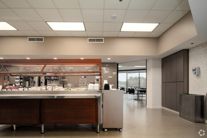 More Photos Of 4055 International Plz, Fort Worth Office For Lease