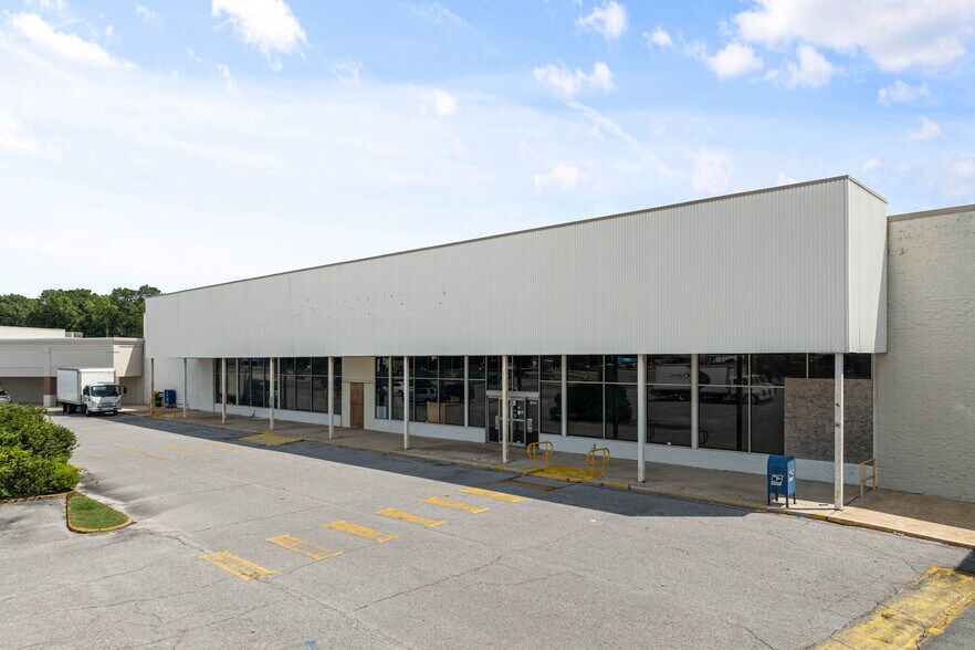 Primary Photo Of 4001-4005 Government Blvd, Mobile Storefront For Sale