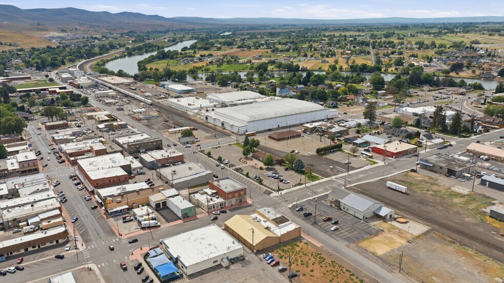 More Photos Of 602 7th St, Prosser Specialty For Sale