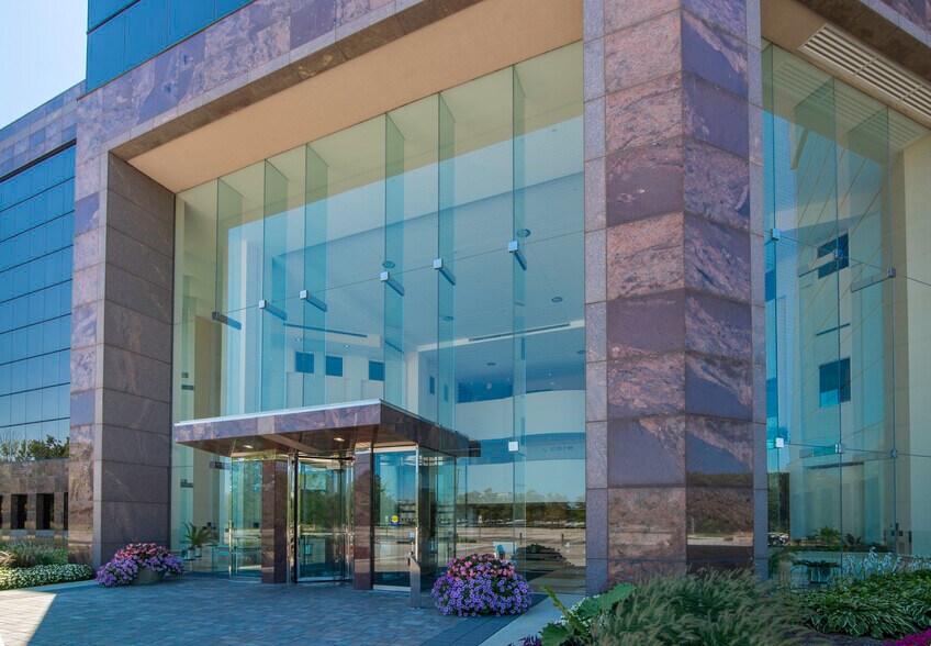 More Photos Of 10201 N Illinois St, Indianapolis Office For Lease