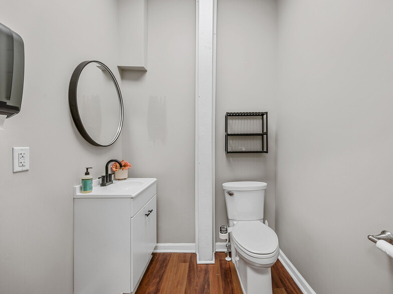 More Photos Of 516 E Main St, Spartanburg Storefront For Sale