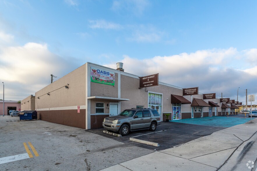 More Photos Of 774-798 W 84th St, Hialeah Warehouse For Lease