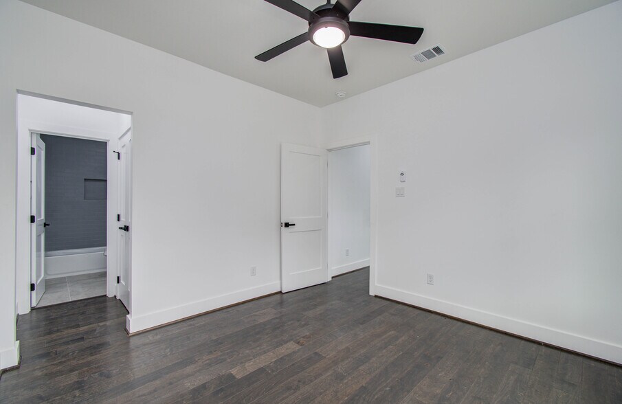 More Photos Of 5024 Winnetka St, Houston Multifamily For Sale