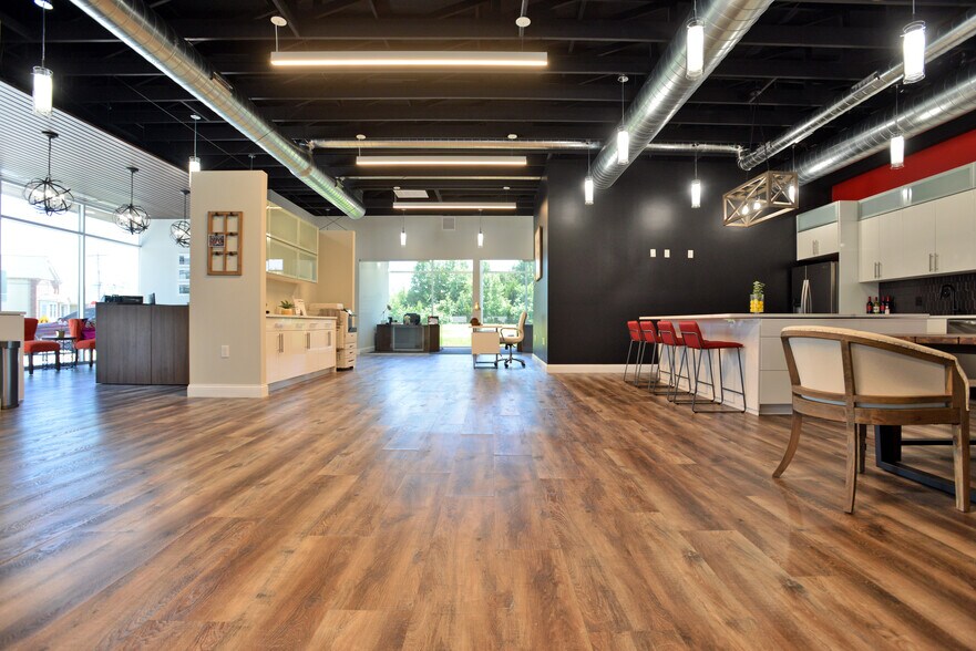 More Photos Of 1706 Smizer Station Rd, Saint Louis Office For Sale