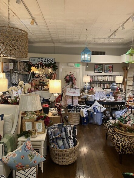 More Photos Of 80-82 Maryland Ave, Annapolis Storefront Retail Residential For Sale