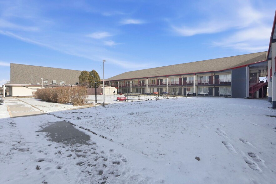 More Photos Of 3527 W Coliseum Blvd, Fort Wayne Hotel For Sale