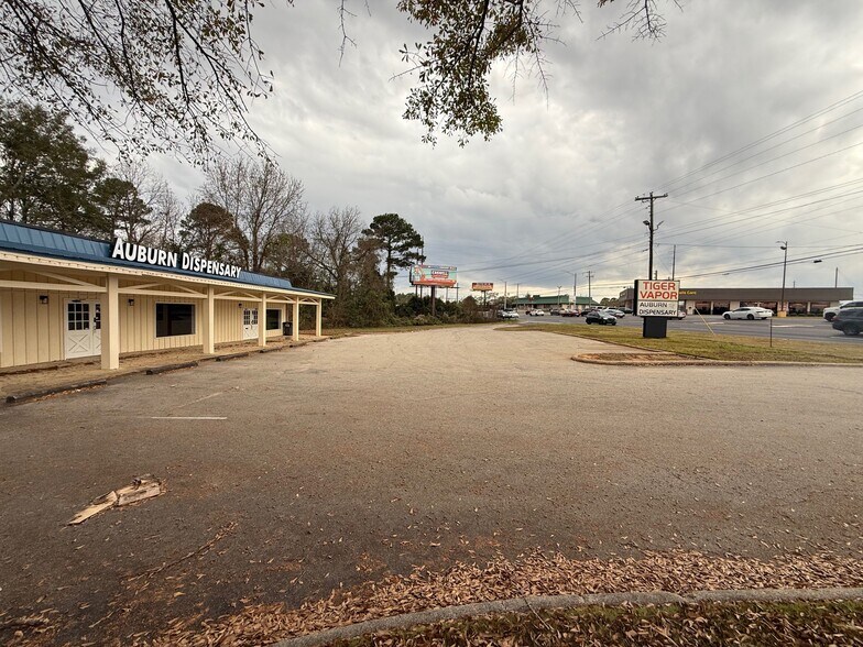 More Photos Of 3713-3715 Pepperell Pky, Opelika Freestanding For Sale