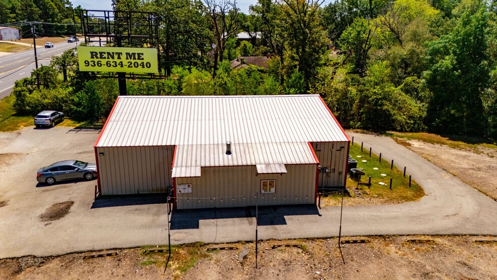 More Photos Of 2715 US Highway 69 N, Lufkin Bar For Sale