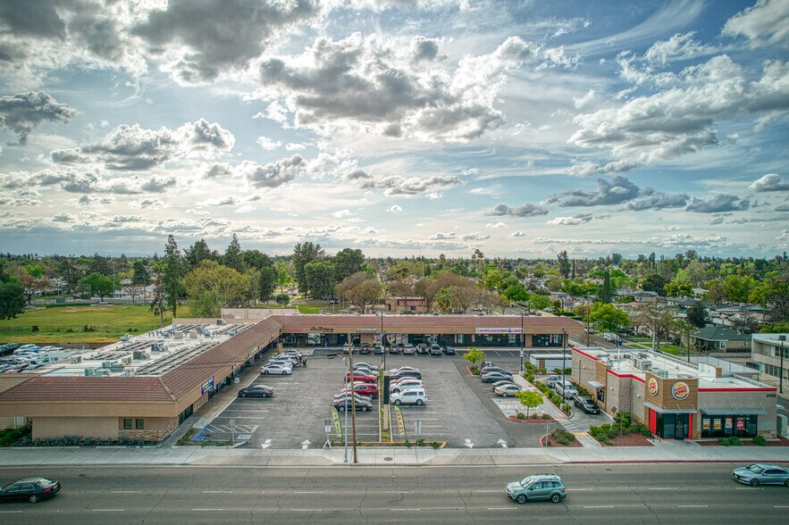 More Photos Of 2701-2741 N Blackstone Ave, Fresno Freestanding For Sale