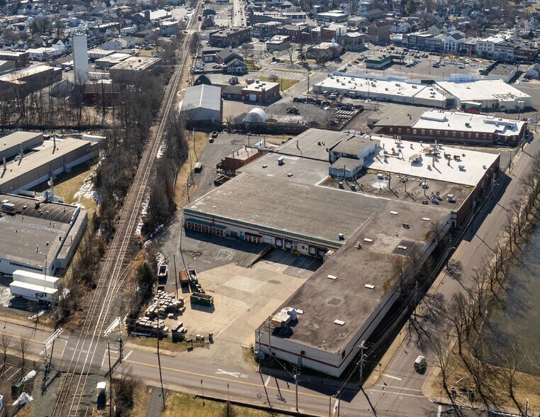 Primary Photo Of 45 N 4th St, Quakertown Warehouse For Lease