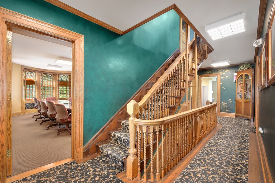 More Photos Of 1 Main St, Flemington Office For Sale