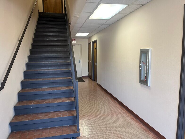 More Photos Of 3814 Colorado Blvd, Pasadena Loft Creative Space For Lease