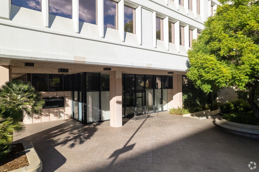 More Photos Of 301 E Colorado Blvd, Pasadena Office For Lease