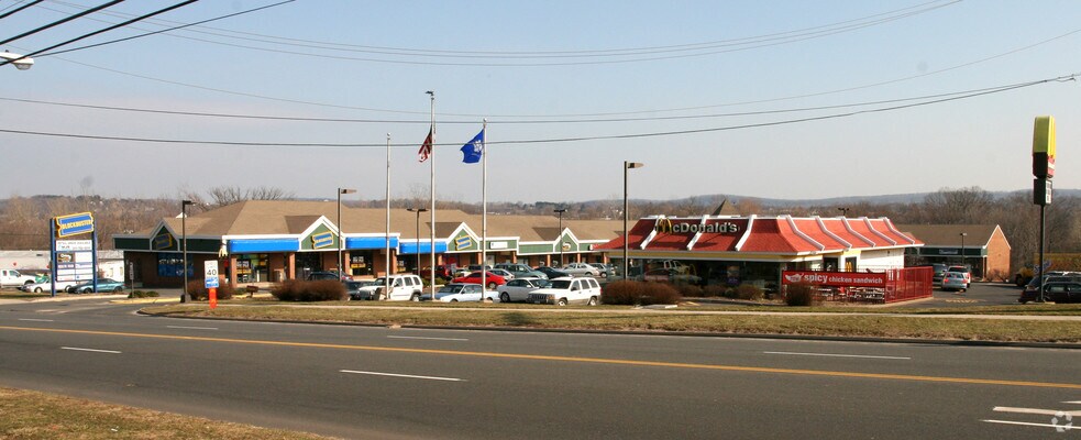 More Photos Of 425-477 S Broad St, Meriden Unknown For Lease