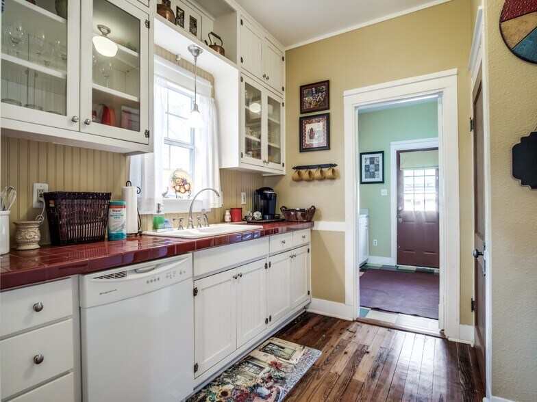 More Photos Of 118 N Plant Ave, Boerne Medical For Lease