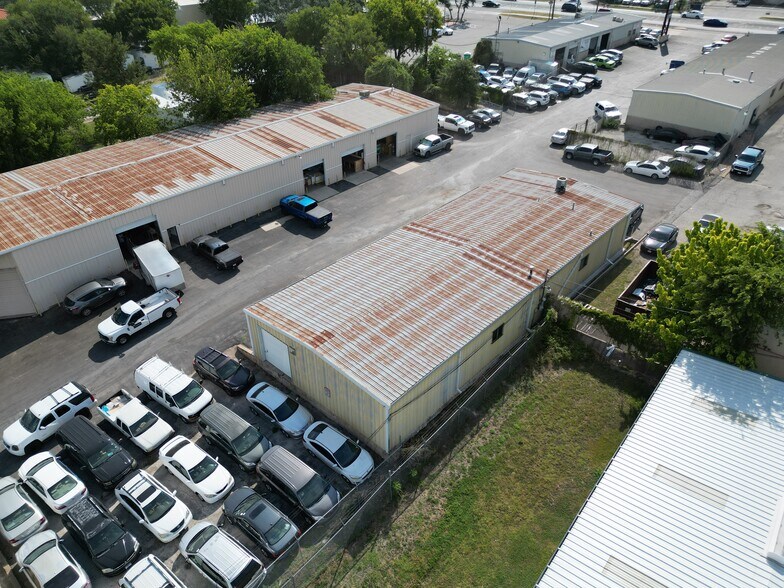 More Photos Of 11116 N Lamar Blvd, Austin Service For Sale