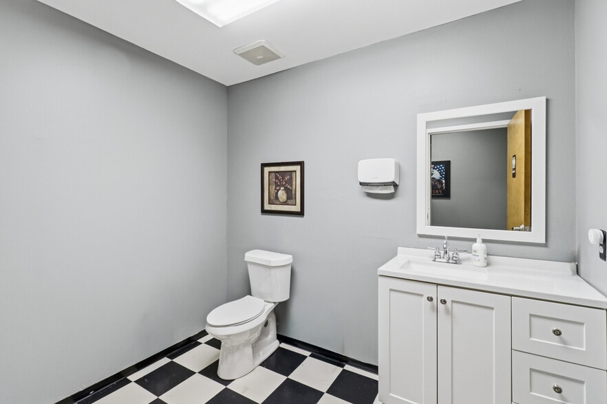 More Photos Of 4455 Morris Park Dr, Mint Hill Light Distribution For Lease