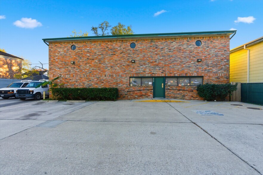 Primary Photo Of 1841 Richmond Ave, Houston Restaurant For Sale