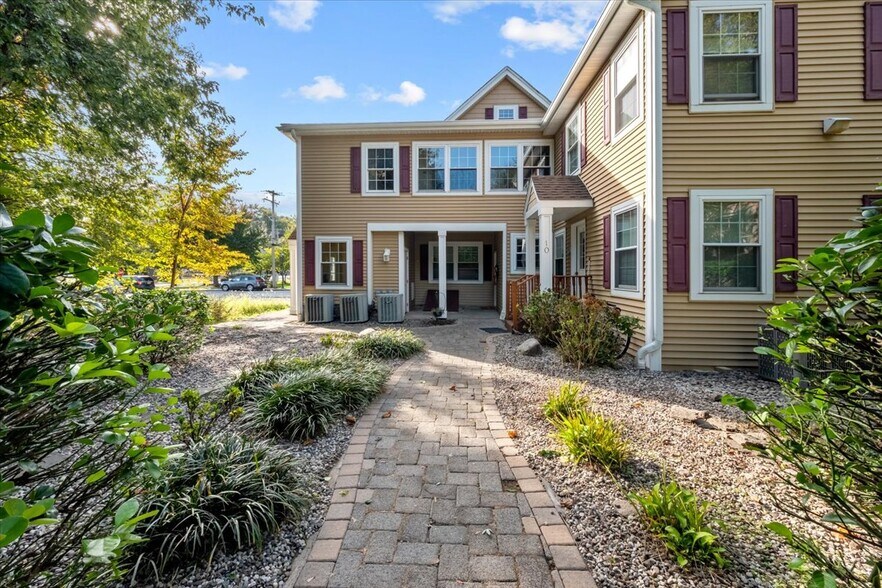 More Photos Of 10 Burnside Ave, Congers Apartments For Sale