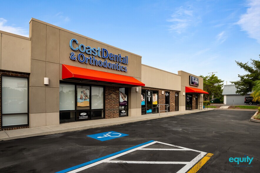 More Photos Of 2119 W Brandon Blvd, Brandon Storefront Retail Office For Lease