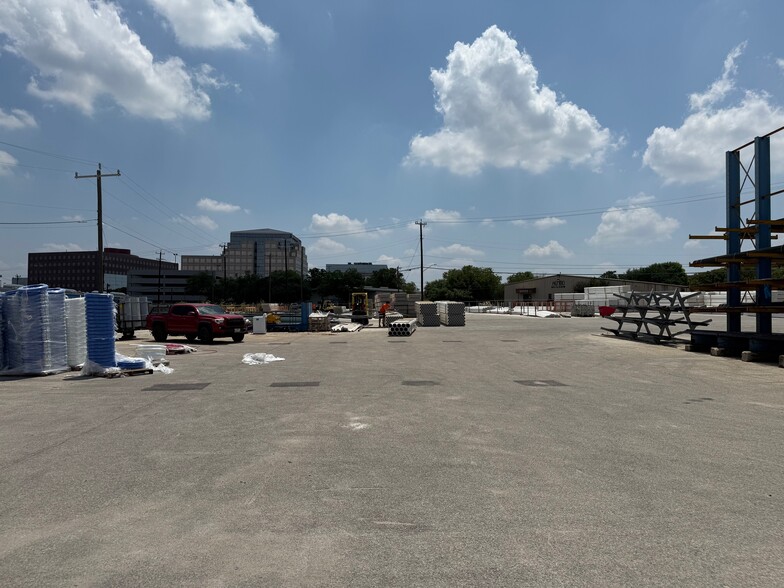 More Photos Of 10130 Jones Maltsberger Rd, San Antonio Warehouse For Lease